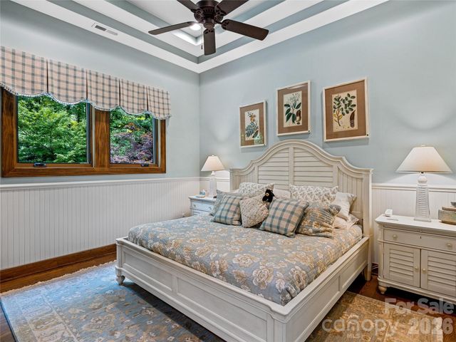64 Bee Tree Way, Lake Toxaway, NC 28747