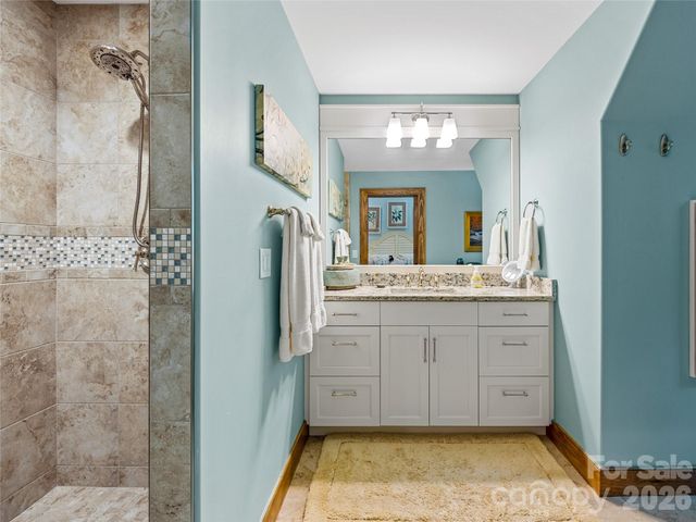 64 Bee Tree Way, Lake Toxaway, NC 28747