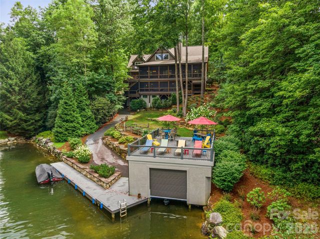 64 Bee Tree Way, Lake Toxaway, NC 28747
