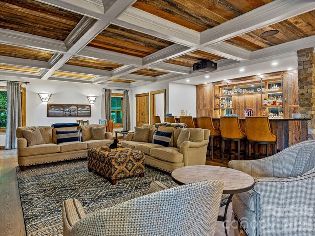 64 Bee Tree Way, Lake Toxaway, NC 28747