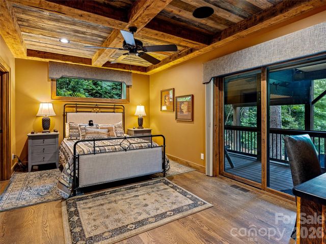 64 Bee Tree Way, Lake Toxaway, NC 28747