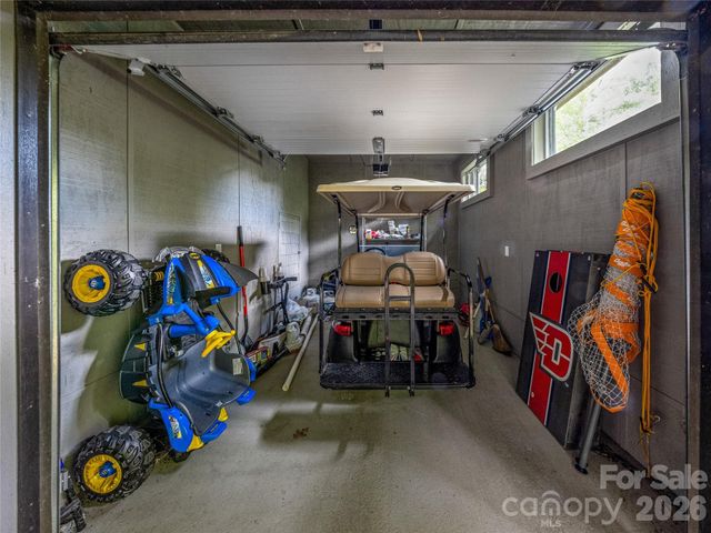 64 Bee Tree Way, Lake Toxaway, NC 28747