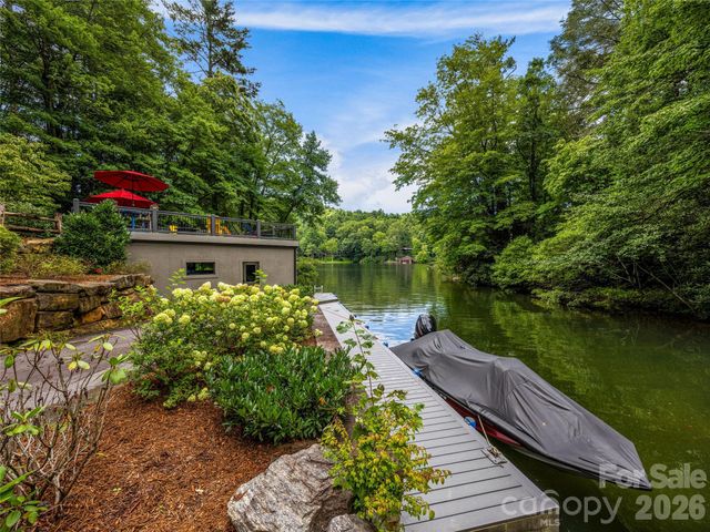 64 Bee Tree Way, Lake Toxaway, NC 28747