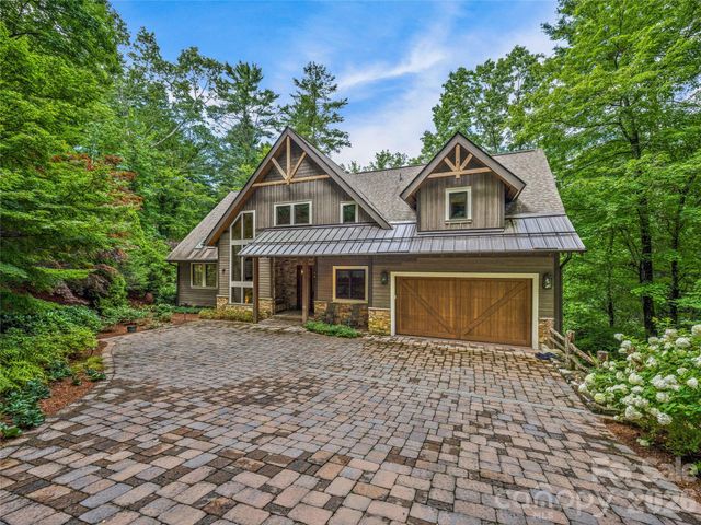 64 Bee Tree Way, Lake Toxaway, NC 28747