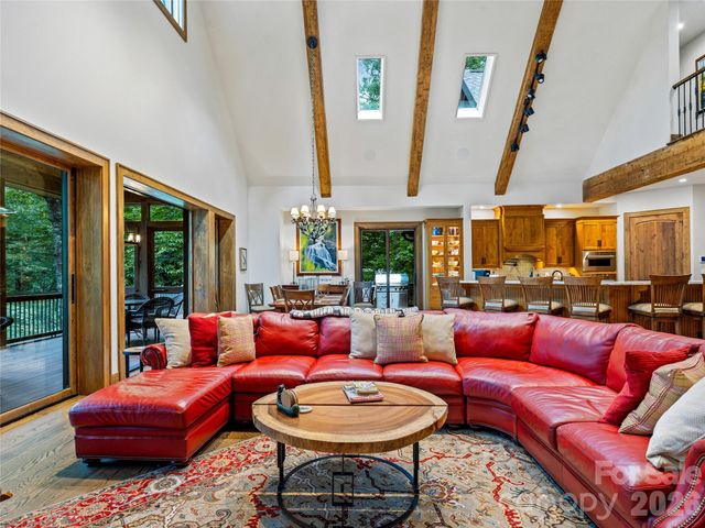 64 Bee Tree Way, Lake Toxaway, NC 28747