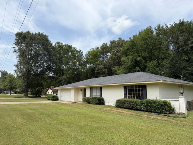 105 Kent Drive, Pittsburg, TX 75686