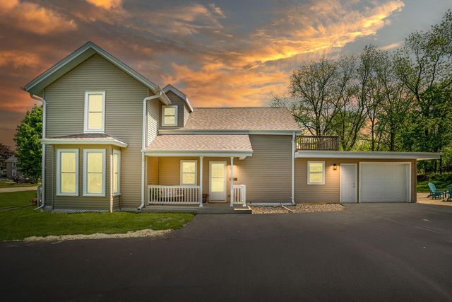 430 Prospect AVENUE, Pewaukee, WI 53072