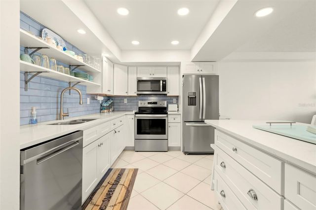 1848 SHORE DRIVE S 402, South Pasadena, FL 33707