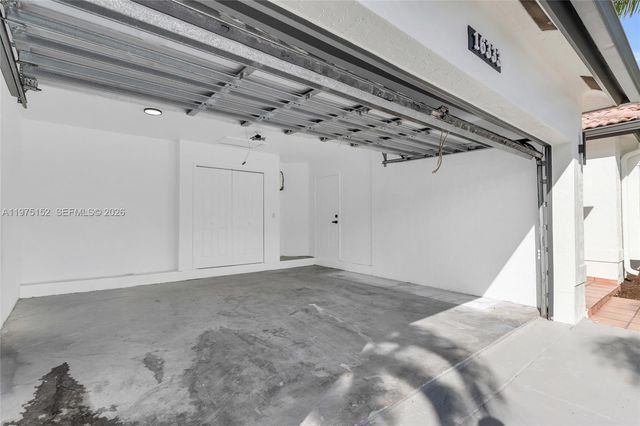 16333 SW 68th Ter, Miami, FL 33193