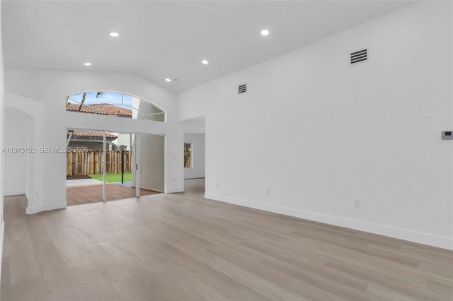 16333 SW 68th Ter, Miami, FL 33193