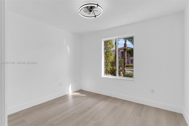 16333 SW 68th Ter, Miami, FL 33193