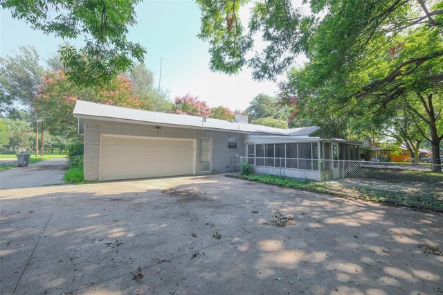 8301 Llano Avenue, Benbrook, TX 76116