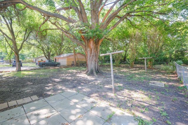 8301 Llano Avenue, Benbrook, TX 76116