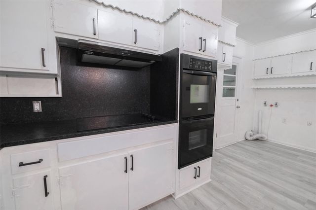 8301 Llano Avenue, Benbrook, TX 76116