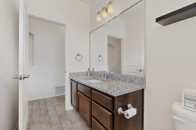 890 Fire Wheel Loop, Los Lunas, NM 87031