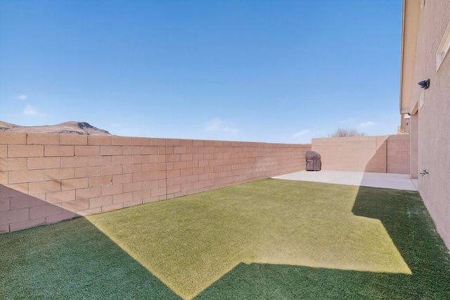 890 Fire Wheel Loop, Los Lunas, NM 87031