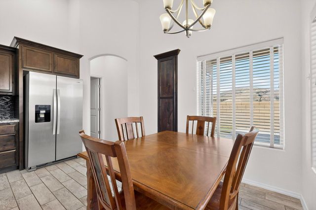 890 Fire Wheel Loop, Los Lunas, NM 87031