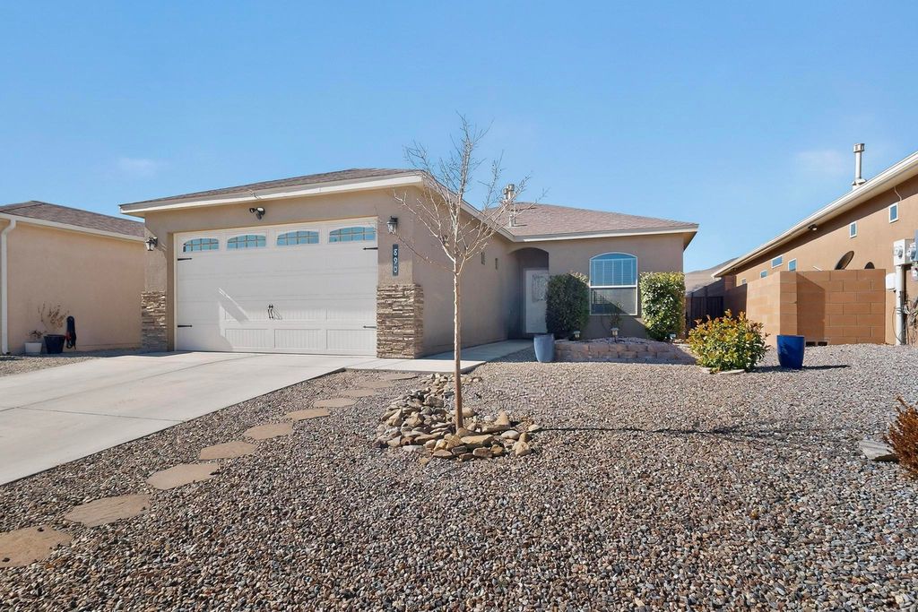 890 Fire Wheel Loop, Los Lunas, NM 87031