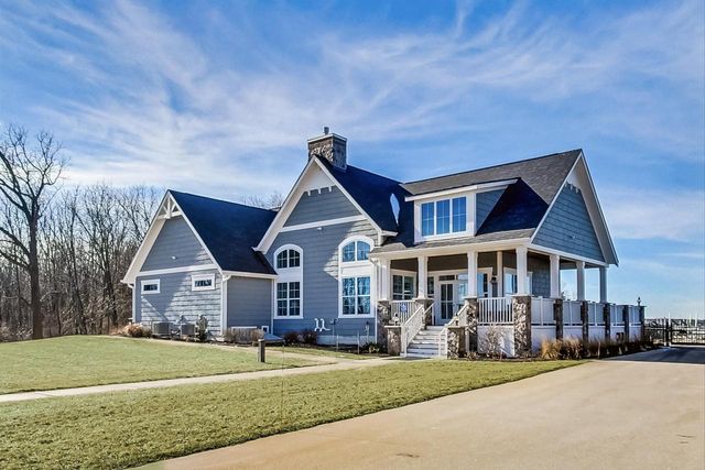 311 Bowing WAY, Lake Geneva, WI 53147