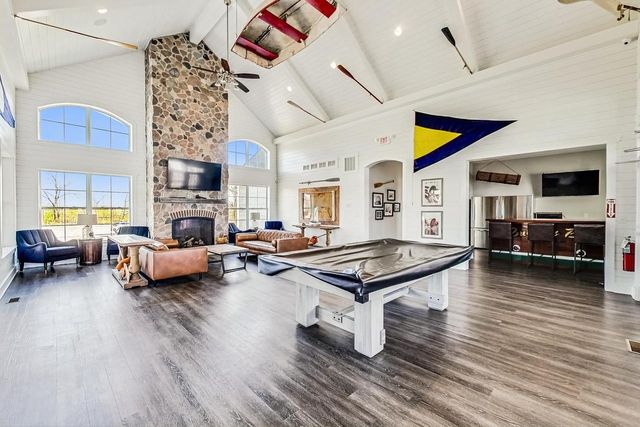 311 Bowing WAY, Lake Geneva, WI 53147