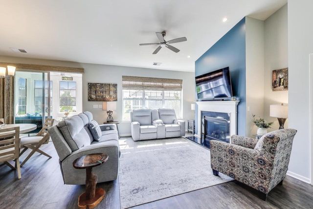 311 Bowing WAY, Lake Geneva, WI 53147