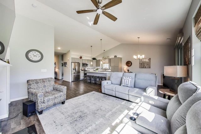 311 Bowing WAY, Lake Geneva, WI 53147