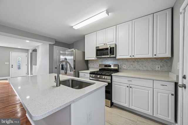 628 ROUNDVIEW RD, Baltimore, MD 21225