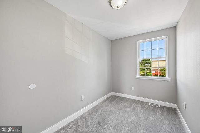 628 ROUNDVIEW RD, Baltimore, MD 21225