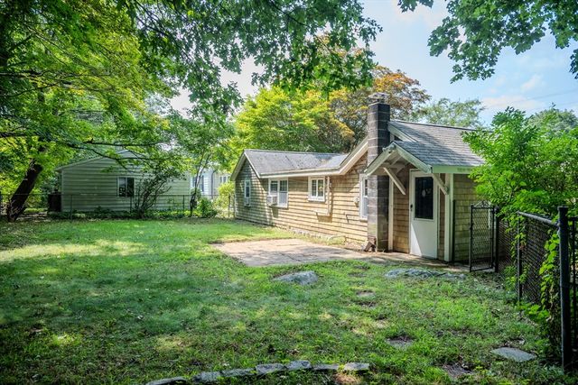 20 Bryant St, Dartmouth, MA 02747
