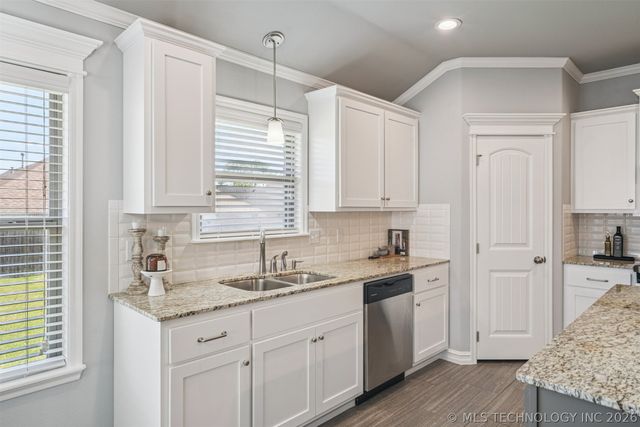 1006 W Missouri Avenue, Claremore, OK 74019