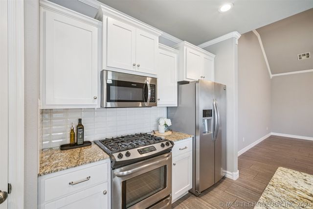 1006 W Missouri Avenue, Claremore, OK 74019