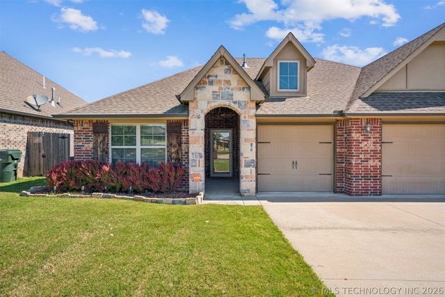 1006 W Missouri Avenue, Claremore, OK 74019