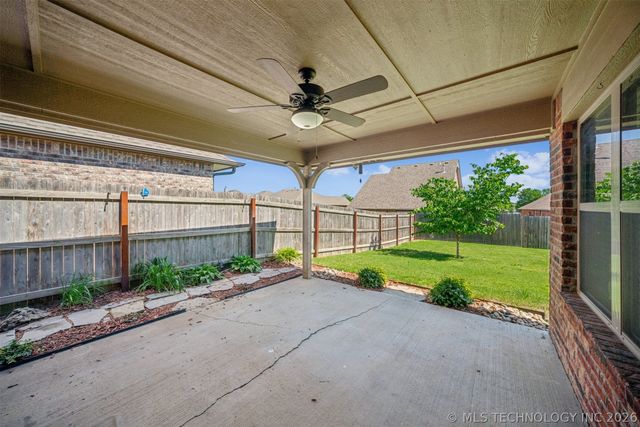 1006 W Missouri Avenue, Claremore, OK 74019