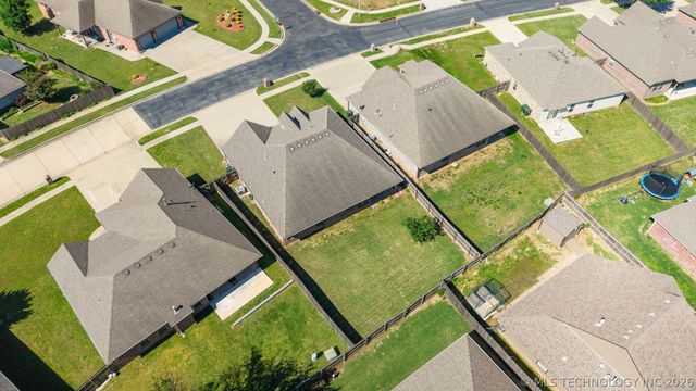 1006 W Missouri Avenue, Claremore, OK 74019