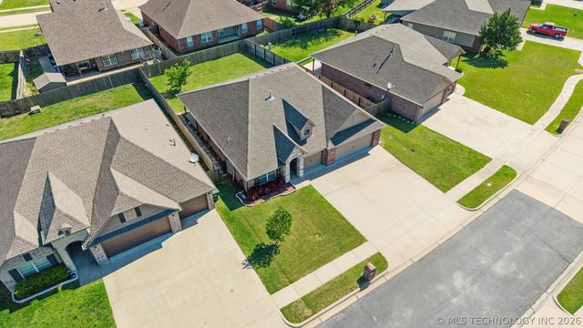 1006 W Missouri Avenue, Claremore, OK 74019
