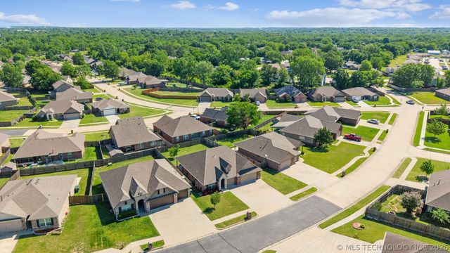 1006 W Missouri Avenue, Claremore, OK 74019
