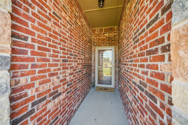 1006 W Missouri Avenue, Claremore, OK 74019