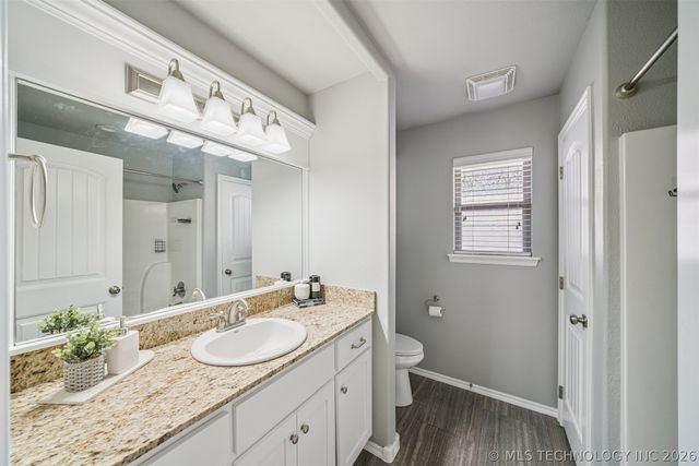 1006 W Missouri Avenue, Claremore, OK 74019