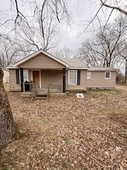 200 Riley Creek Rd, Tullahoma, TN 37388