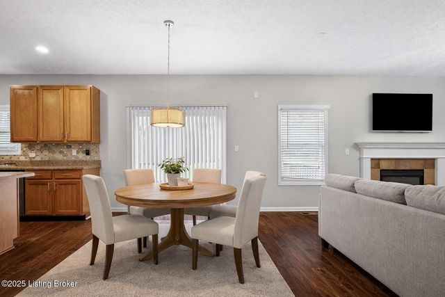 5601 Red Crested Way, Louisville, KY 40218