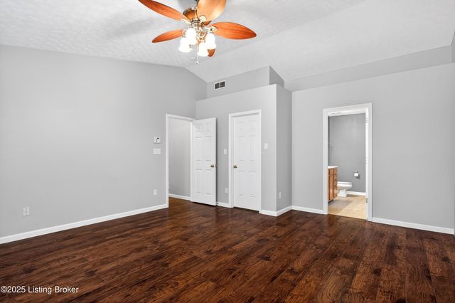 5601 Red Crested Way, Louisville, KY 40218