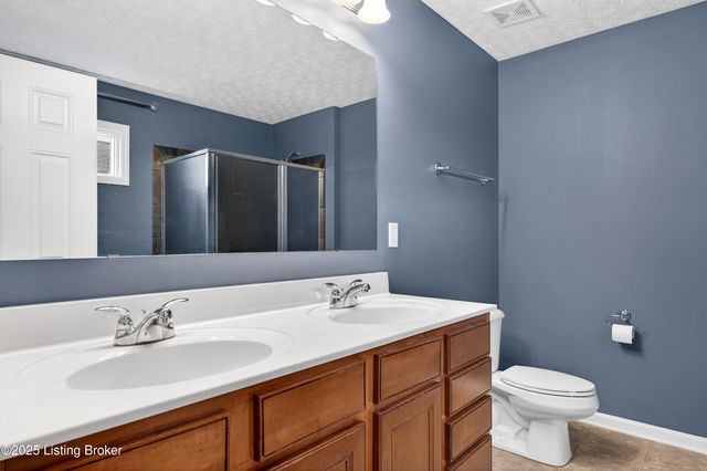 5601 Red Crested Way, Louisville, KY 40218