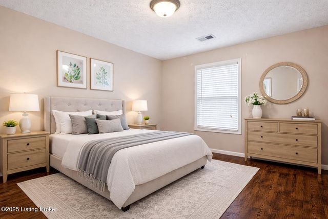 5601 Red Crested Way, Louisville, KY 40218