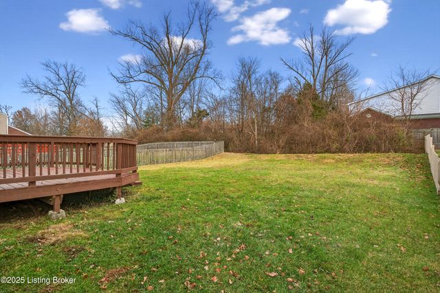 5601 Red Crested Way, Louisville, KY 40218