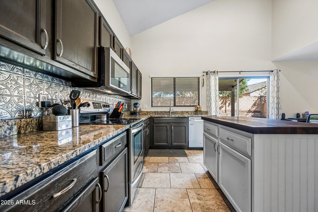 12734 W CHEERY LYNN Road, Avondale, AZ 85392