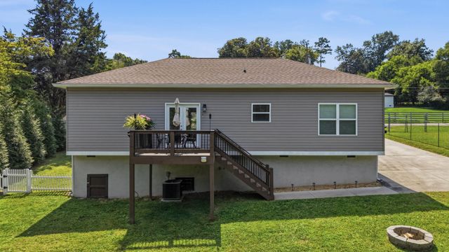 1547 Dallas Lake Road, Hixson, TN 37343