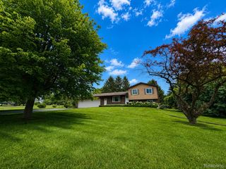 977 Mary Drive, Lapeer Township, MI 48446