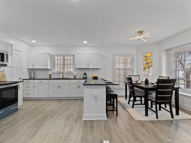 7018 W Hampton AVENUE, Milwaukee, WI 53218