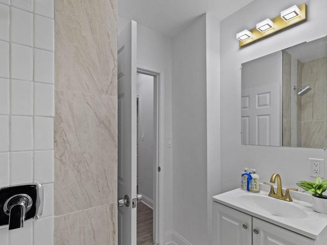 7018 W Hampton AVENUE, Milwaukee, WI 53218