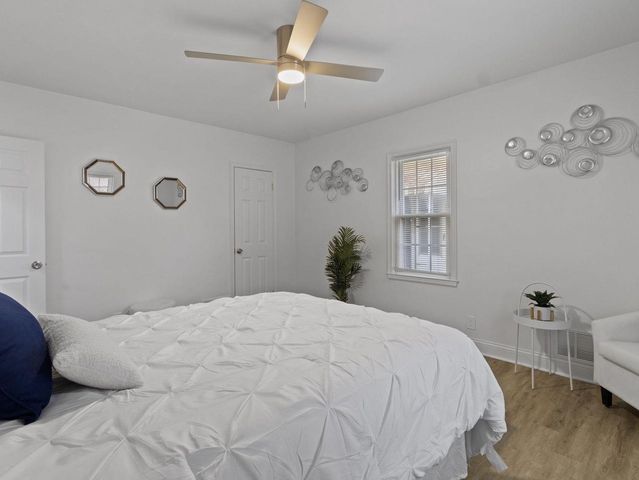 7018 W Hampton AVENUE, Milwaukee, WI 53218